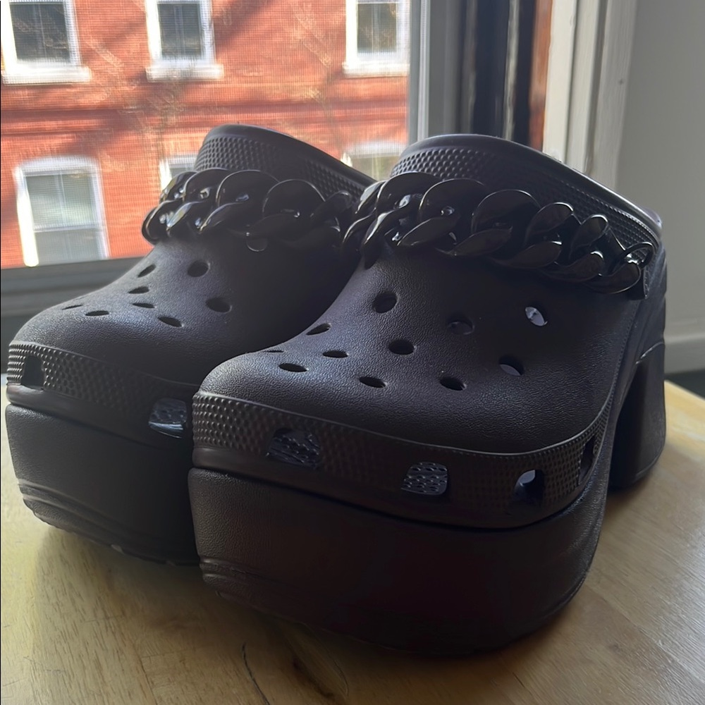 Stylish Wine Purple Siren Croc Clogs